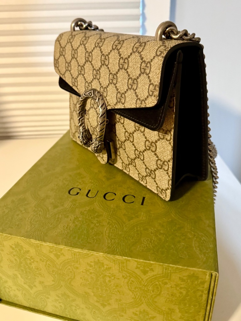Handbag - Picture 10 of 13